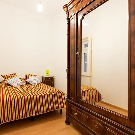 Apartment Charm @ The Very Heart Of *